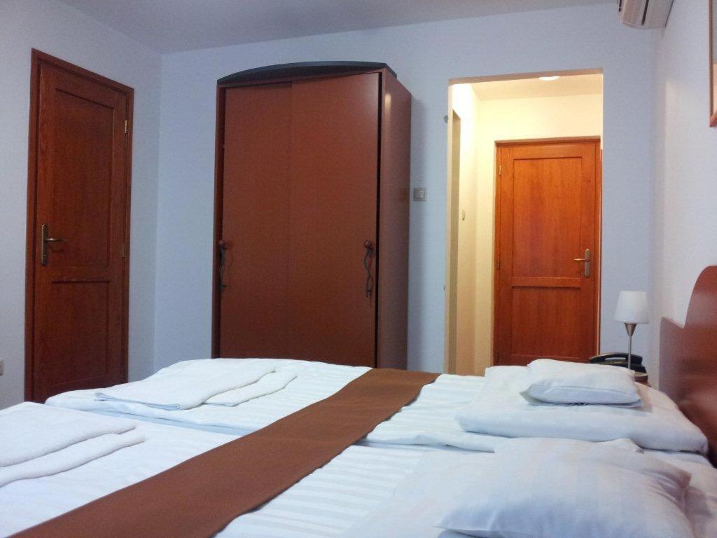 Fenyves Hotel Bekescsaba Exterior photo