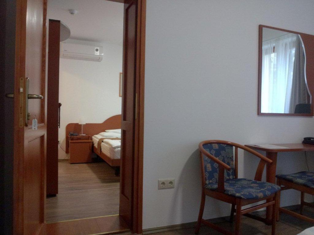 Fenyves Hotel Bekescsaba Exterior photo